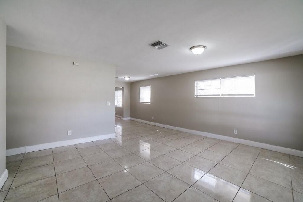 2890 NW 20th Street, Fort Lauderdale, FL 33311 Photo