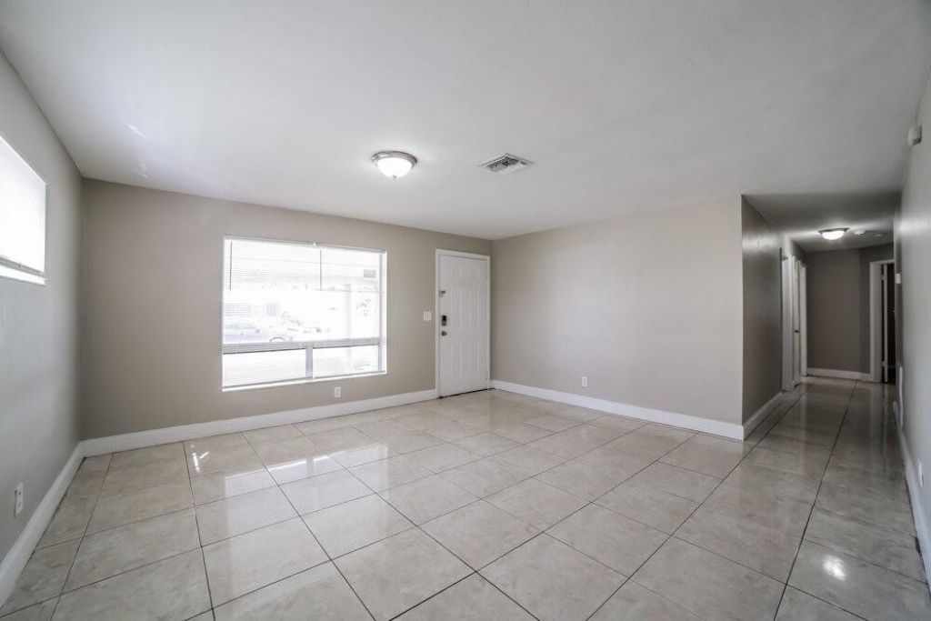 2890 NW 20th Street, Fort Lauderdale, FL 33311 Photo