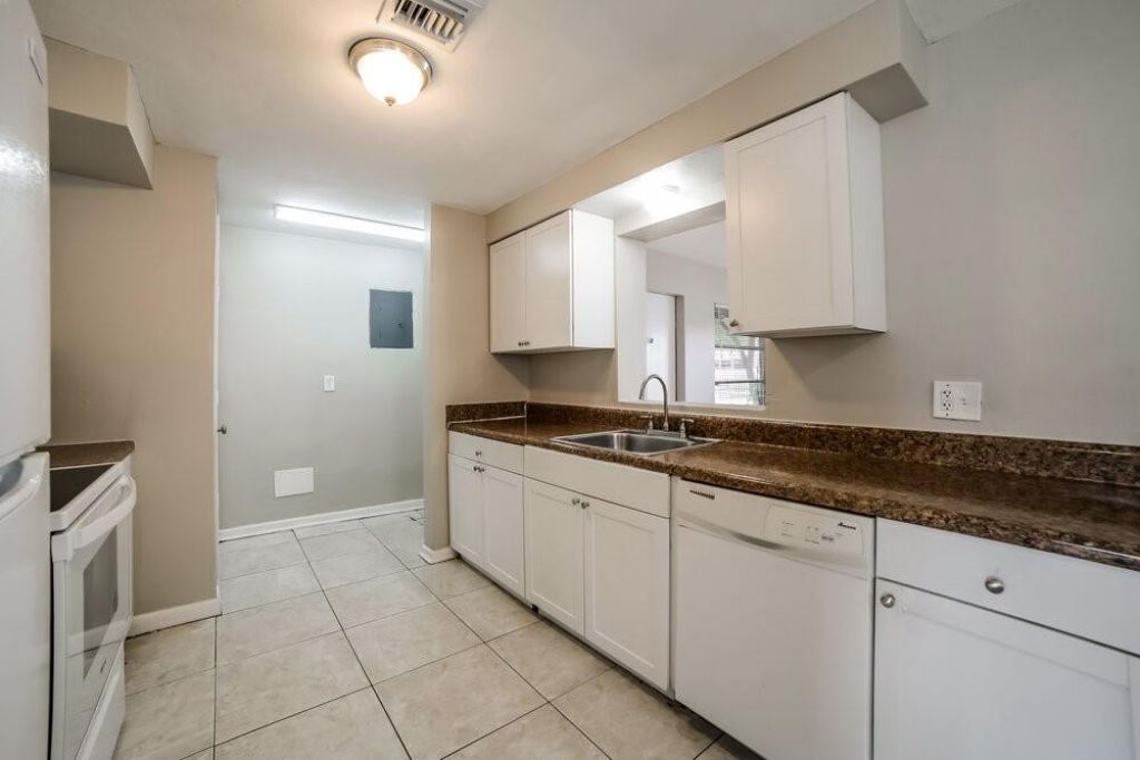 2890 NW 20th Street, Fort Lauderdale, FL 33311 Photo