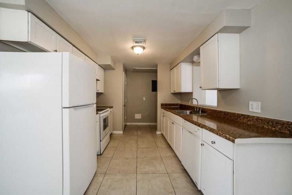 2890 NW 20th Street, Fort Lauderdale, FL 33311 Photo