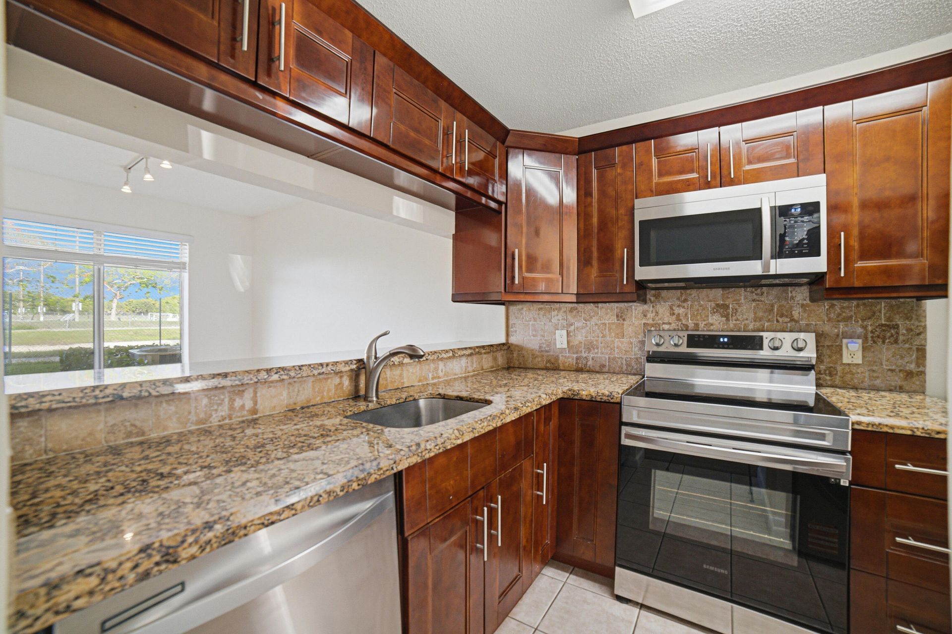 1041 Coral Club Drive, Unit 1041, Coral Springs, FL 33071 Photo