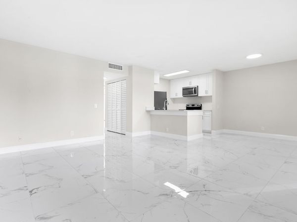 712 Meadows Circle, Boynton Beach, FL 33436