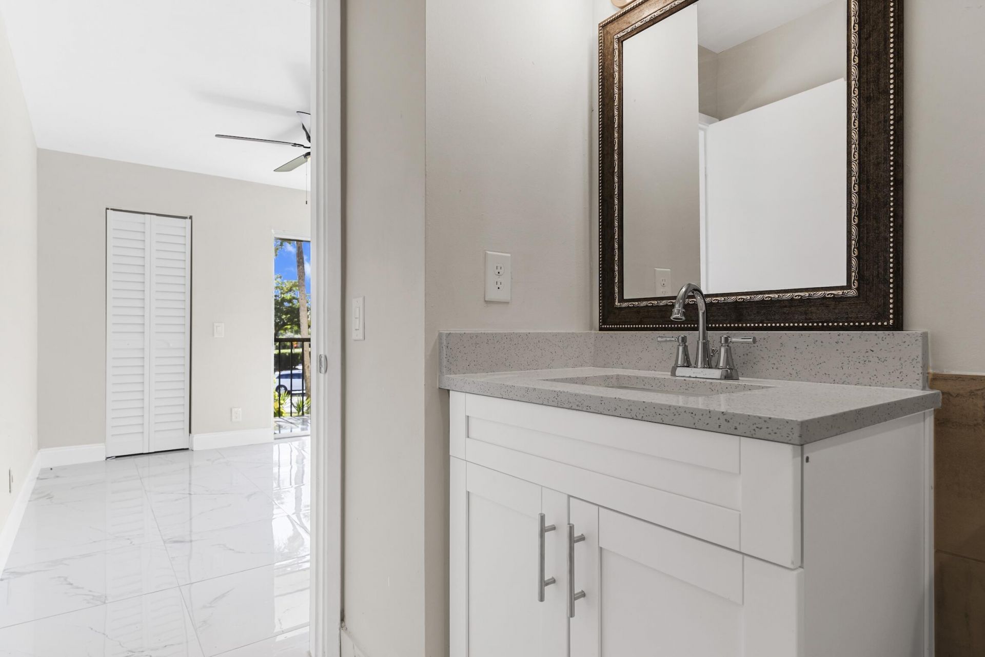 712 Meadows Circle, Boynton Beach, FL 33436 Photo
