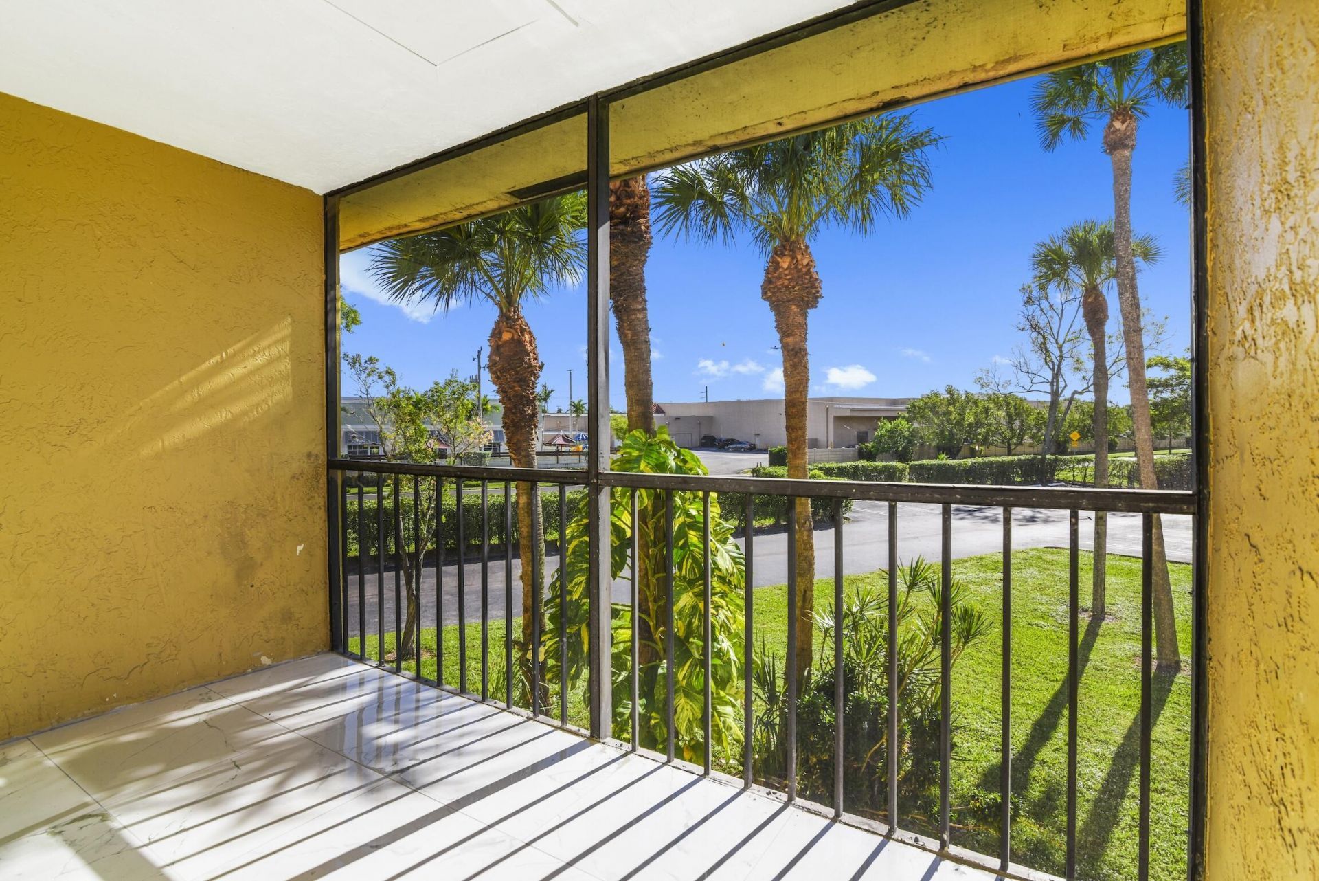 712 Meadows Circle, Boynton Beach, FL 33436 Photo