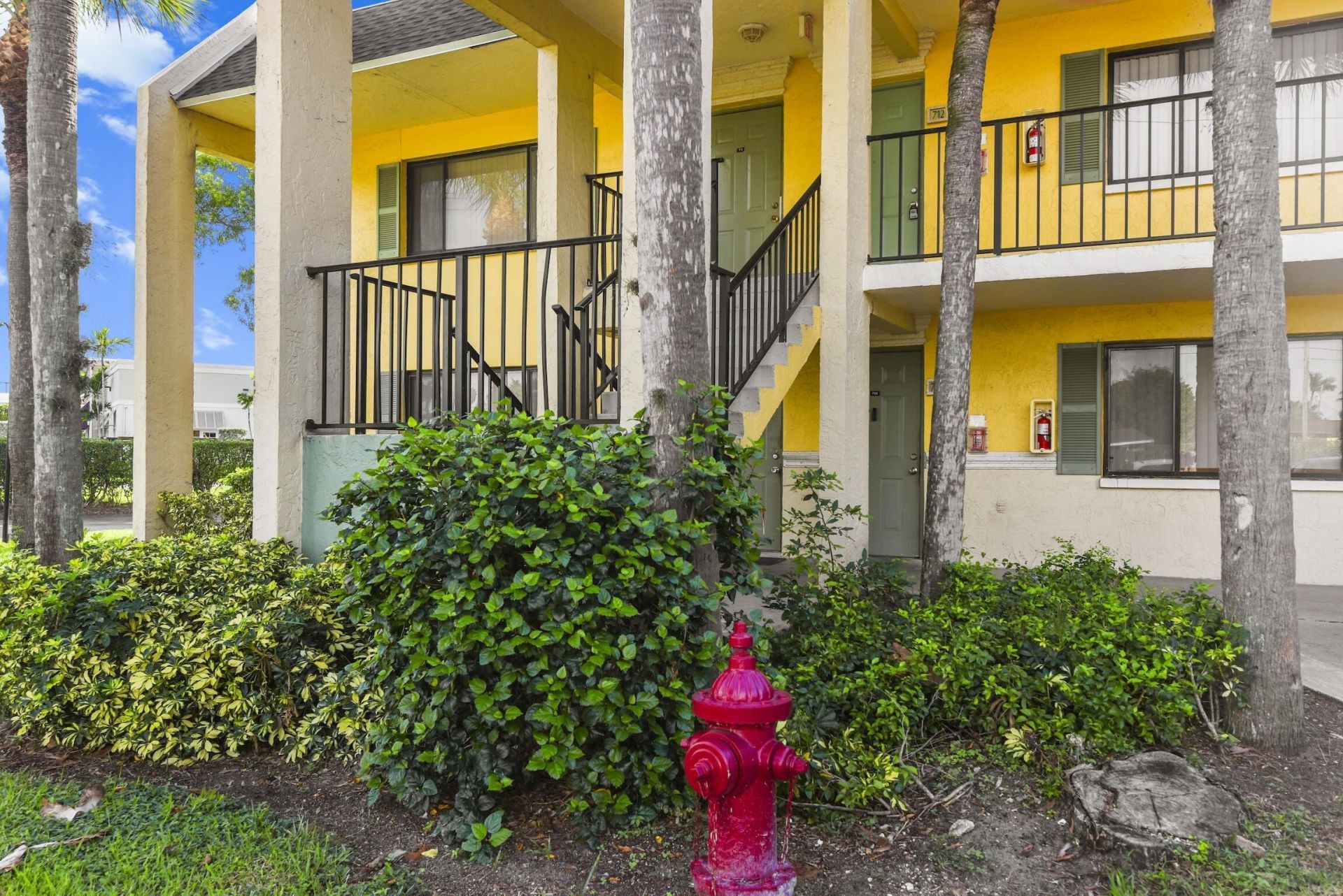 712 Meadows Circle, Boynton Beach, FL 33436 Photo