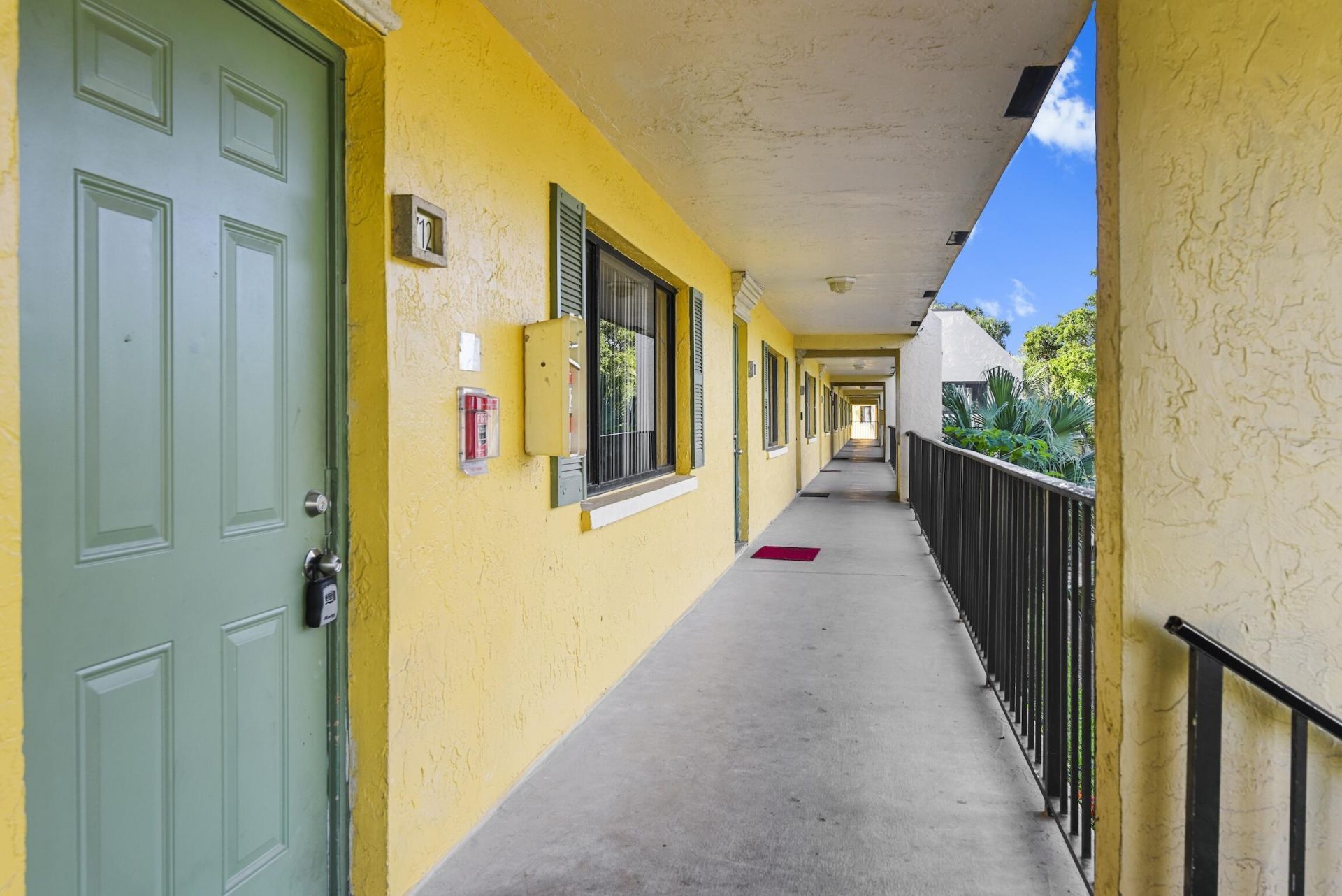 712 Meadows Circle, Boynton Beach, FL 33436 Photo