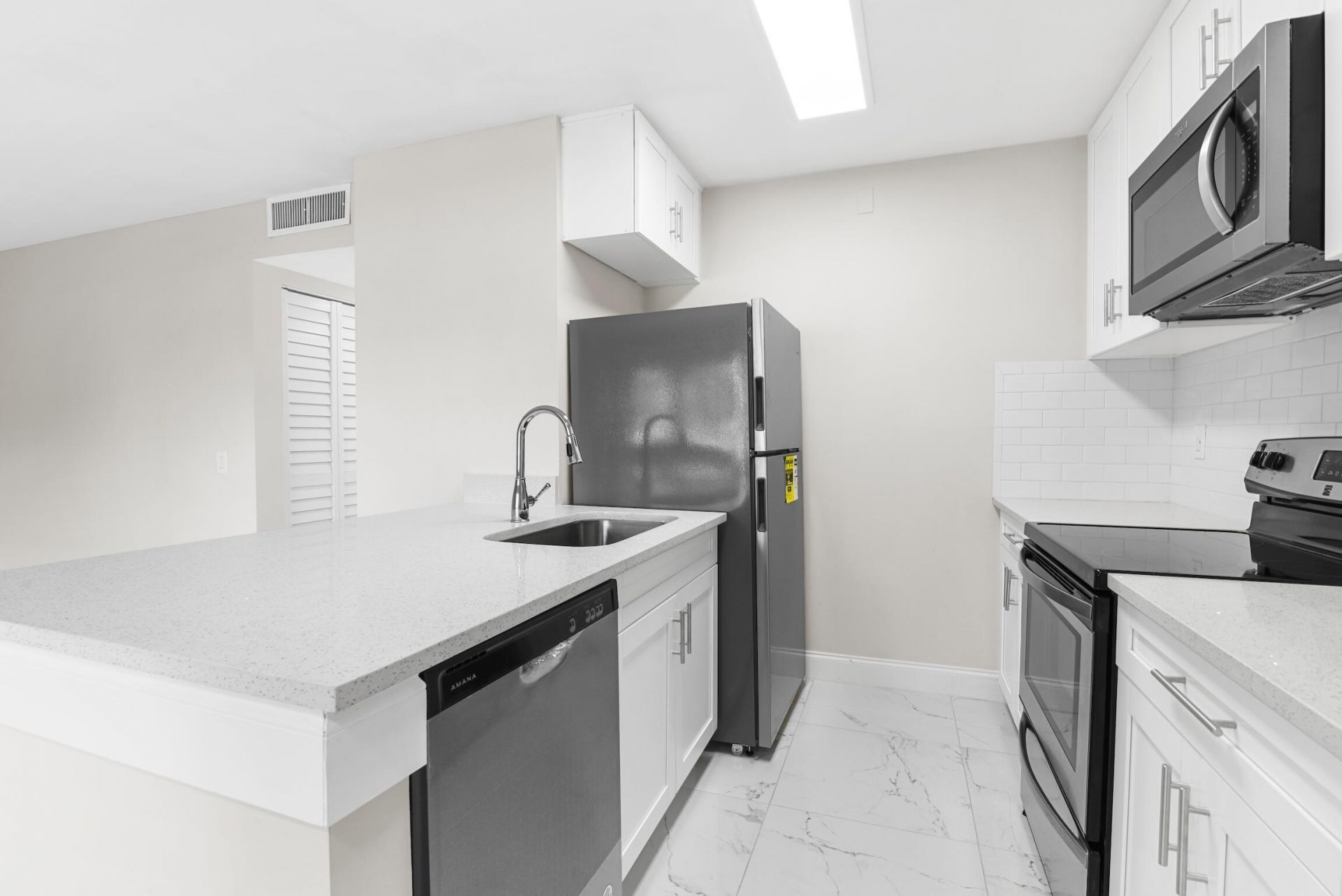 712 Meadows Circle, Boynton Beach, FL 33436 Photo