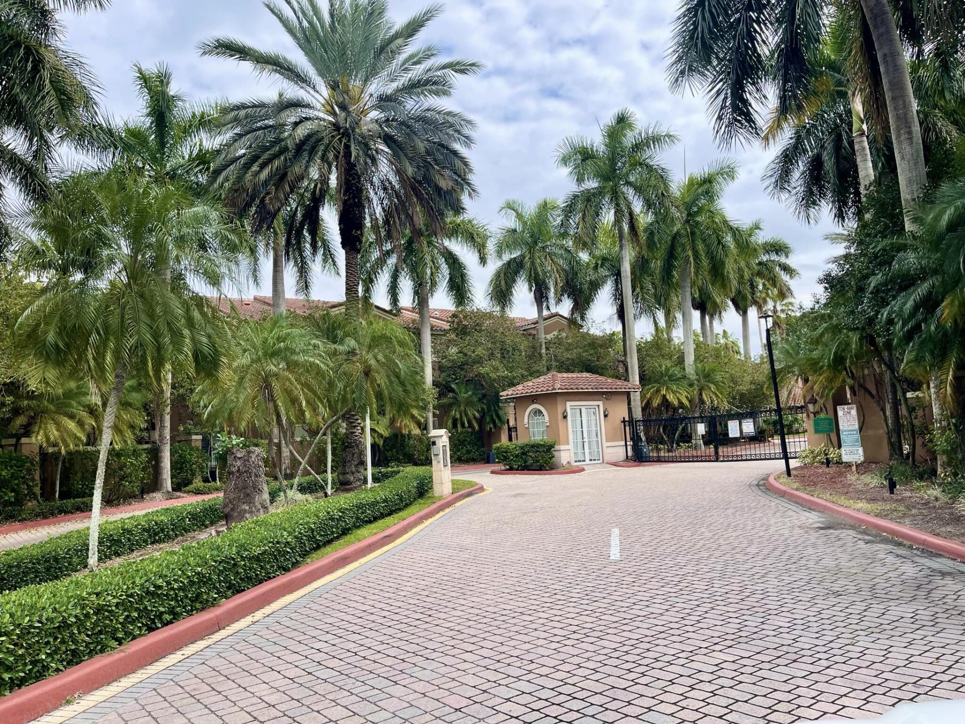 4856 N State Rd 7, Unit 1207, Coconut Creek, FL 33073 Photo
