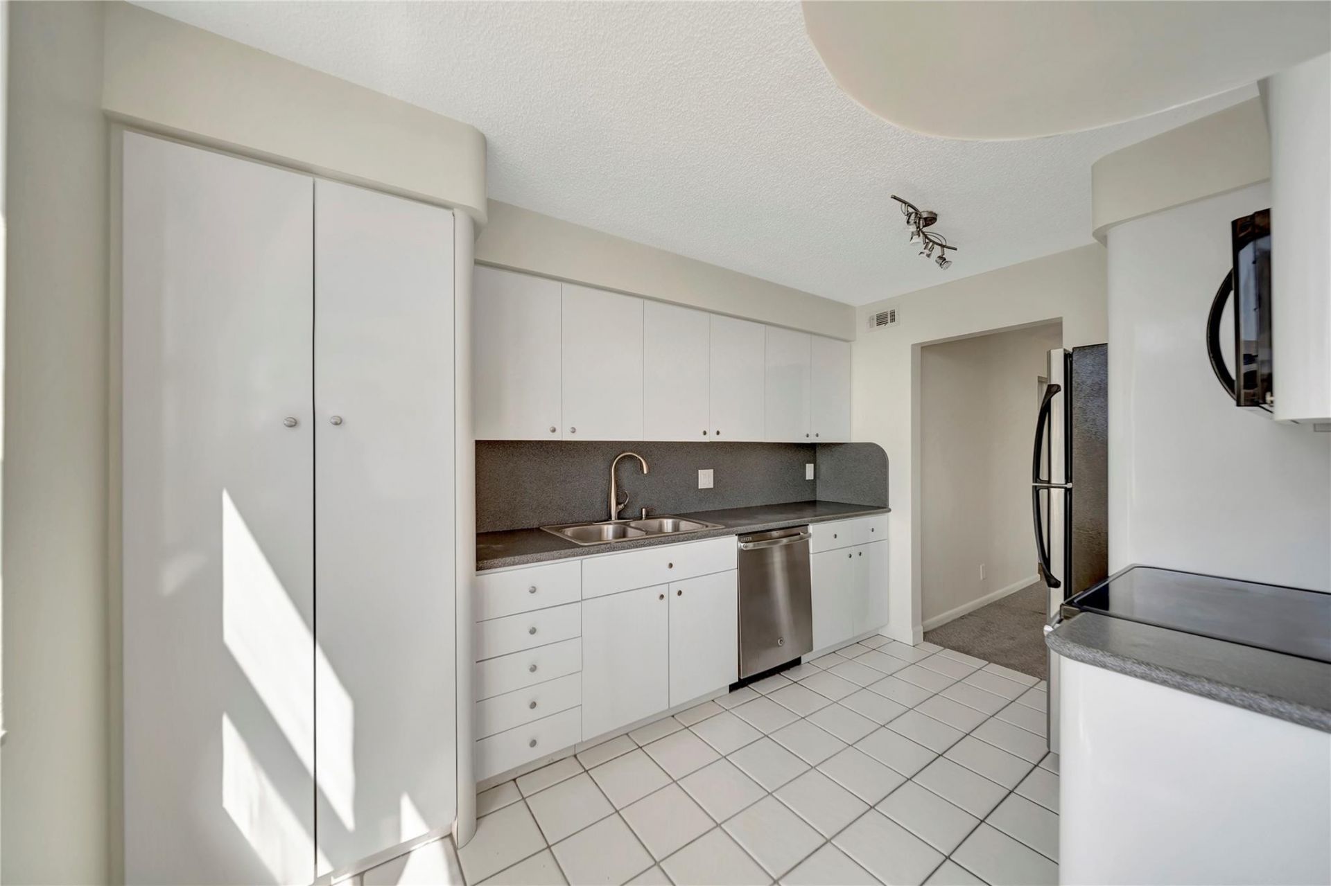 5200 N Ocean Boulevard, Unit 1107b, Lauderdale by the Sea, FL 33308 Photo