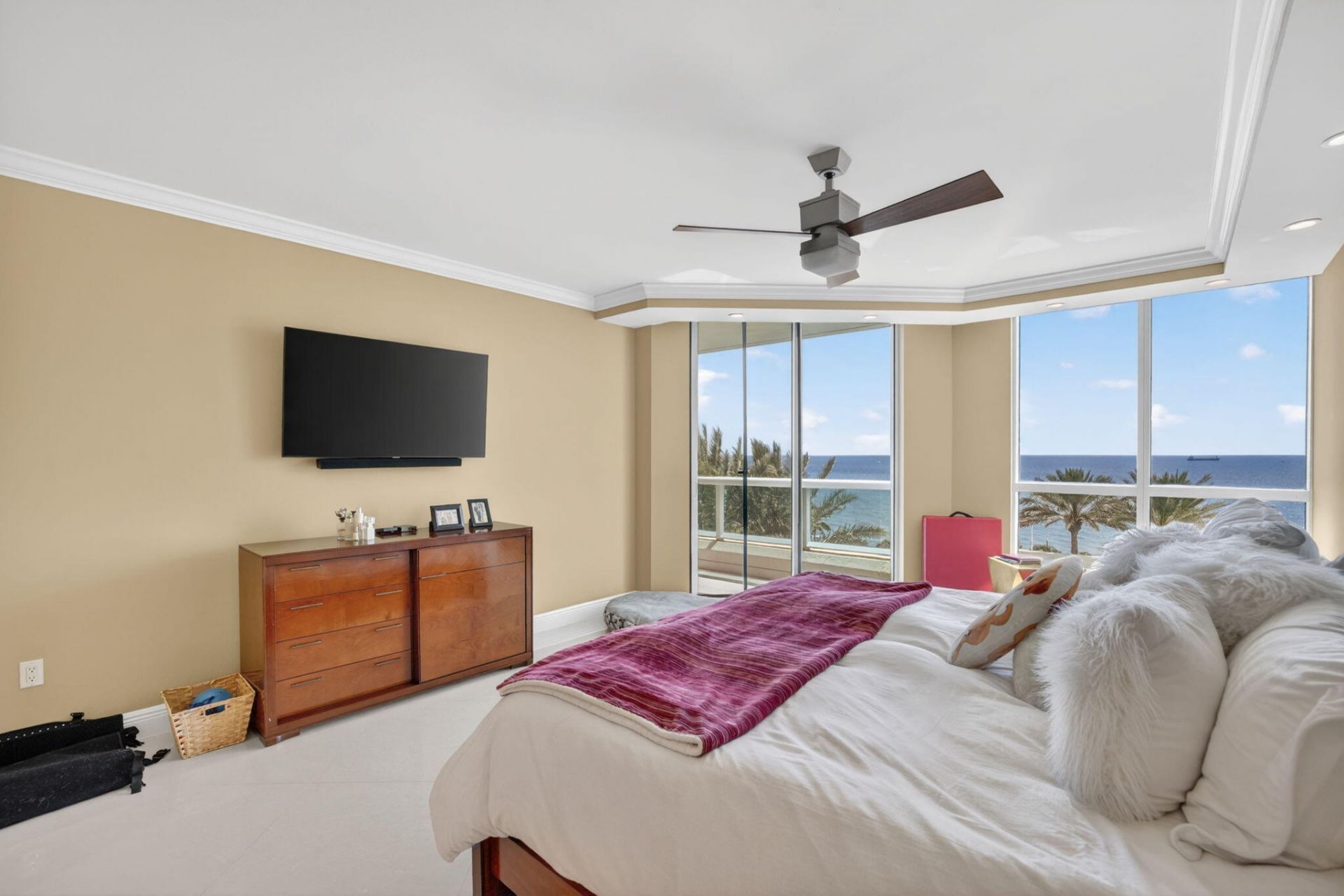 101 S Fort Lauderdale Beach Boulevard, Unit 905, Fort Lauderdale, FL 33316 Photo