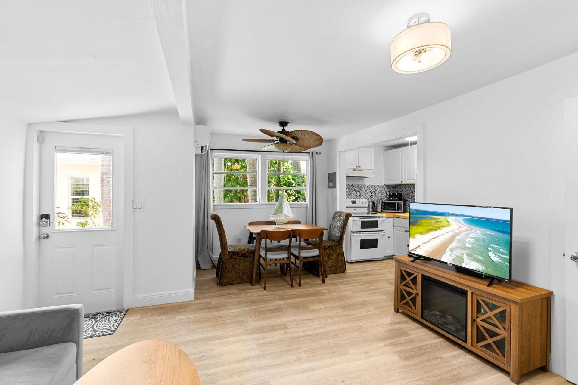 255 NE 12th Street, Delray Beach, FL 33444 Photo
