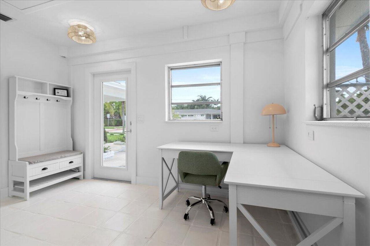 2412 N Lakeside Drive, Lake Worth Beach, FL 33460 Photo