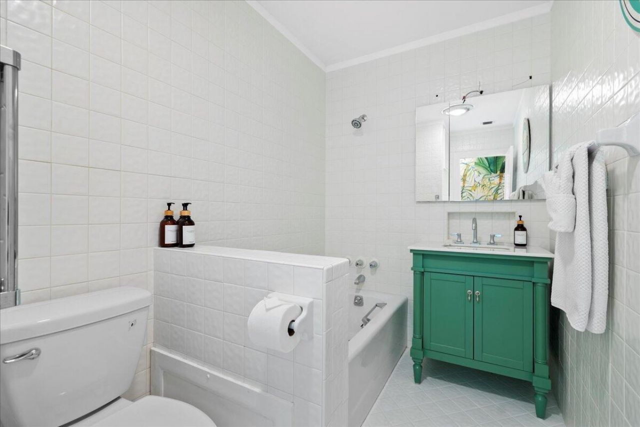 2412 N Lakeside Drive, Lake Worth Beach, FL 33460 Photo