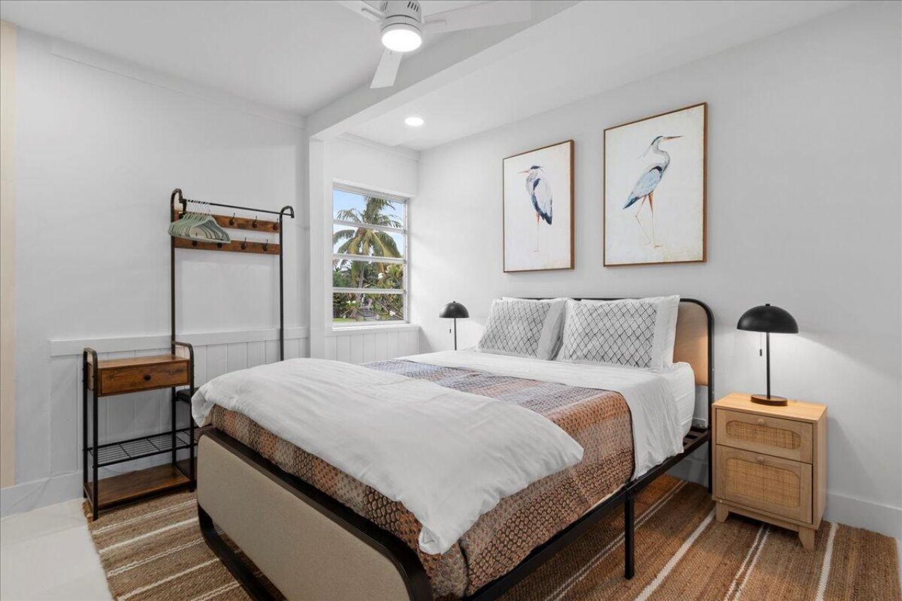 2412 N Lakeside Drive, Lake Worth Beach, FL 33460 Photo