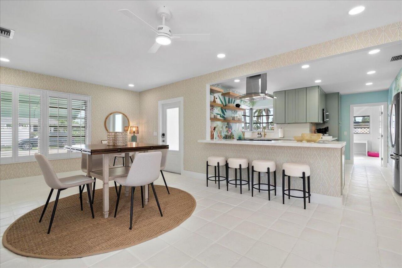 2412 N Lakeside Drive, Lake Worth Beach, FL 33460 Photo