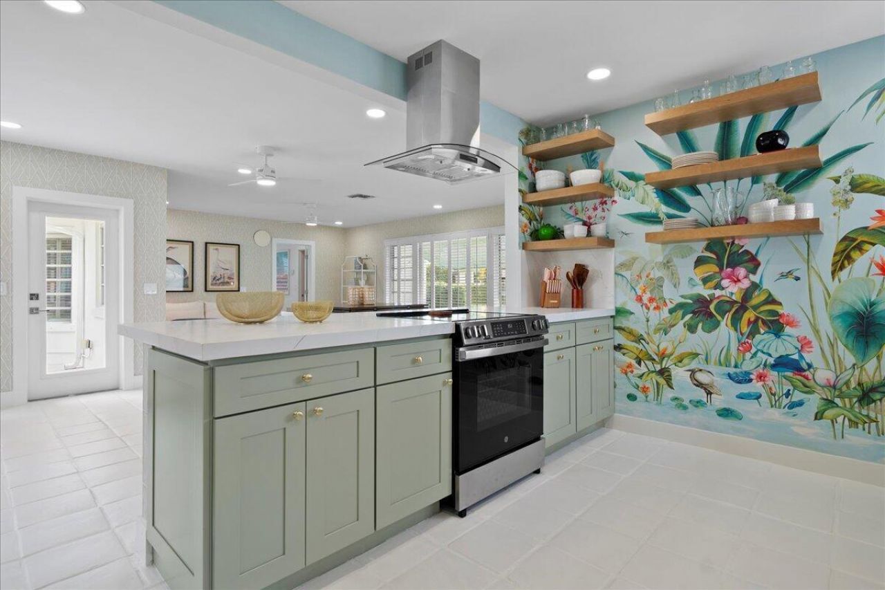 2412 N Lakeside Drive, Lake Worth Beach, FL 33460 Photo