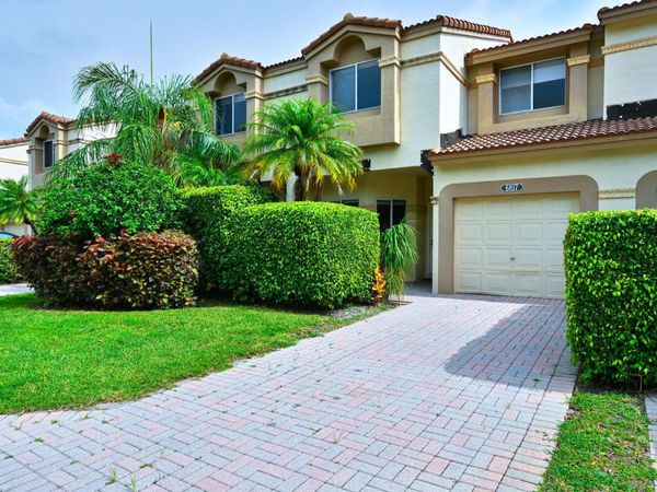 6817 Via Regina, Boca Raton, FL 33433