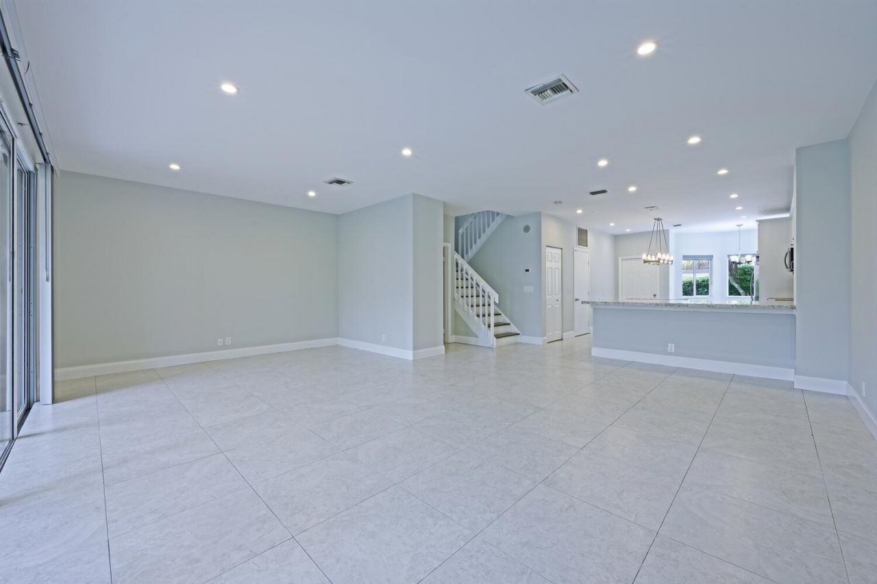 6817 Via Regina, Boca Raton, FL 33433 Photo