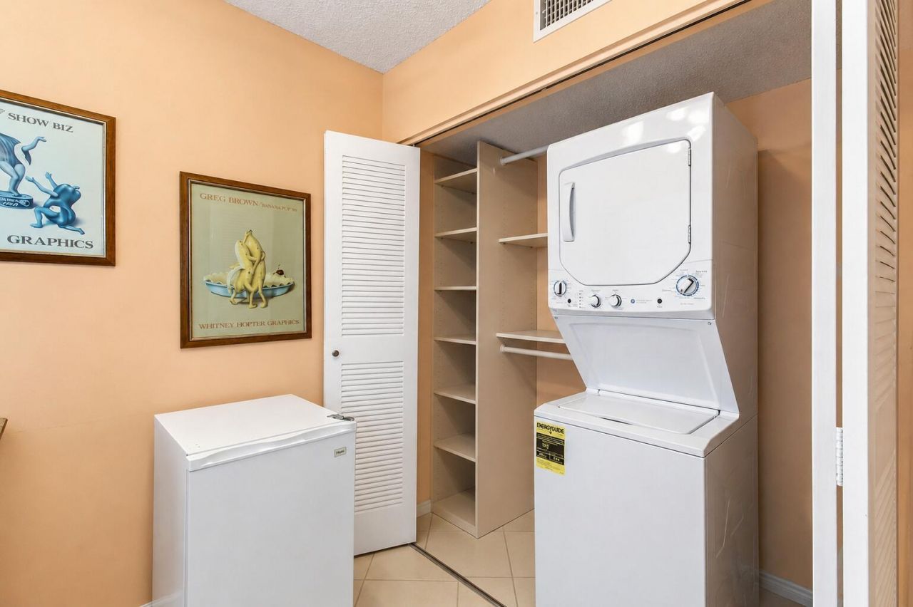 5561 Fairway Park Drive, Unit 104, Boynton Beach, FL 33437 Photo