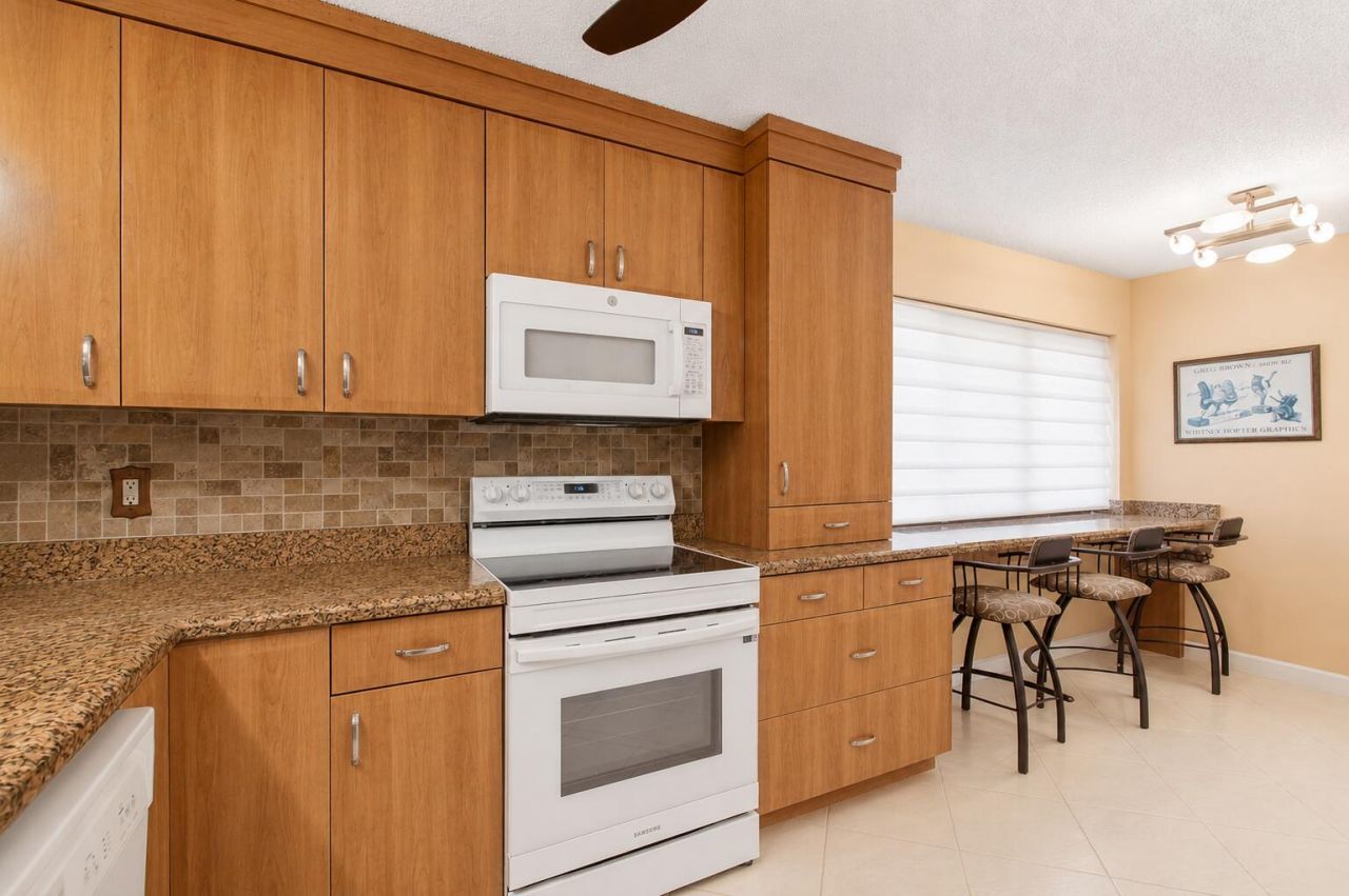 5561 Fairway Park Drive, Unit 104, Boynton Beach, FL 33437 Photo