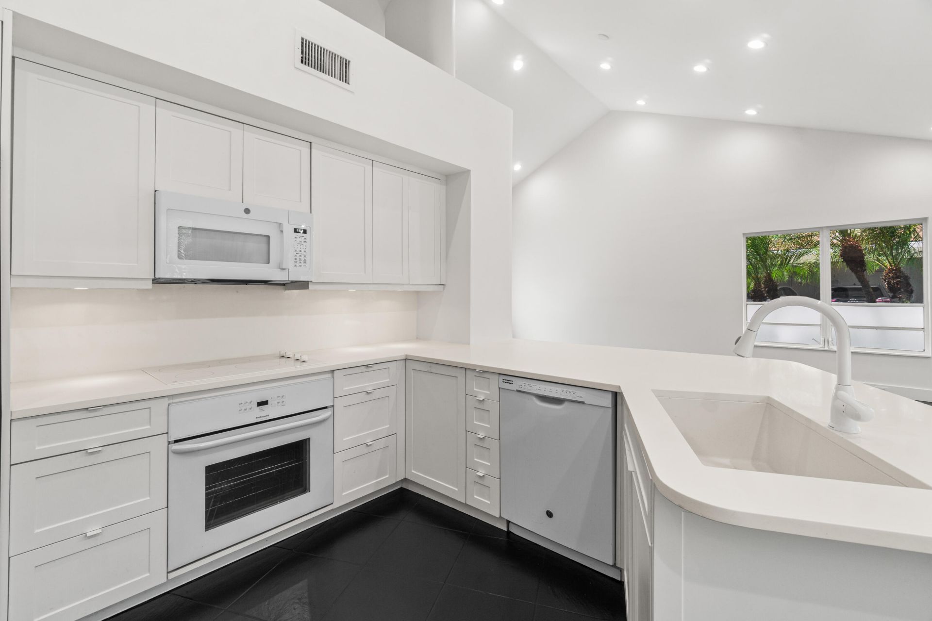 900 Greensward Lane, Unit 114-g, Delray Beach, FL 33445 Photo