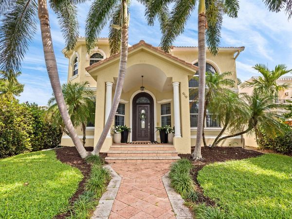 919 Hollywood Boulevard, Hollywood, FL 33019