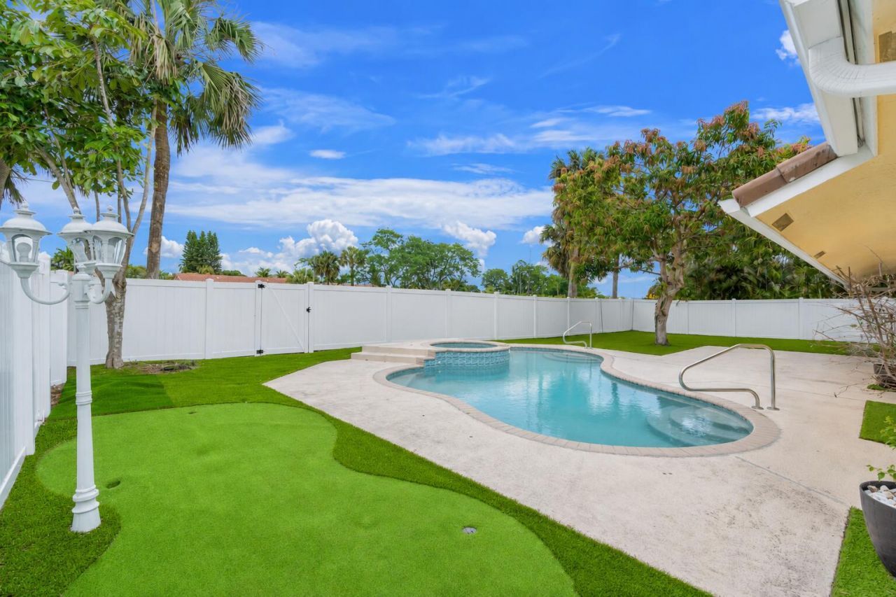 21111 Escondido Way, Boca Raton, FL 33433 Photo