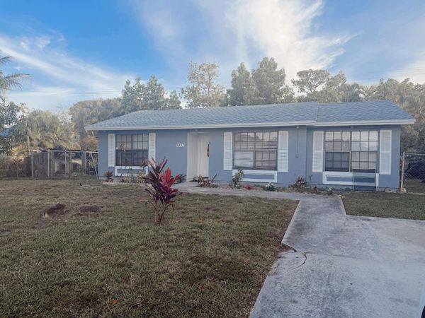 5437 Greenwood Drive, Delray Beach, FL 33484