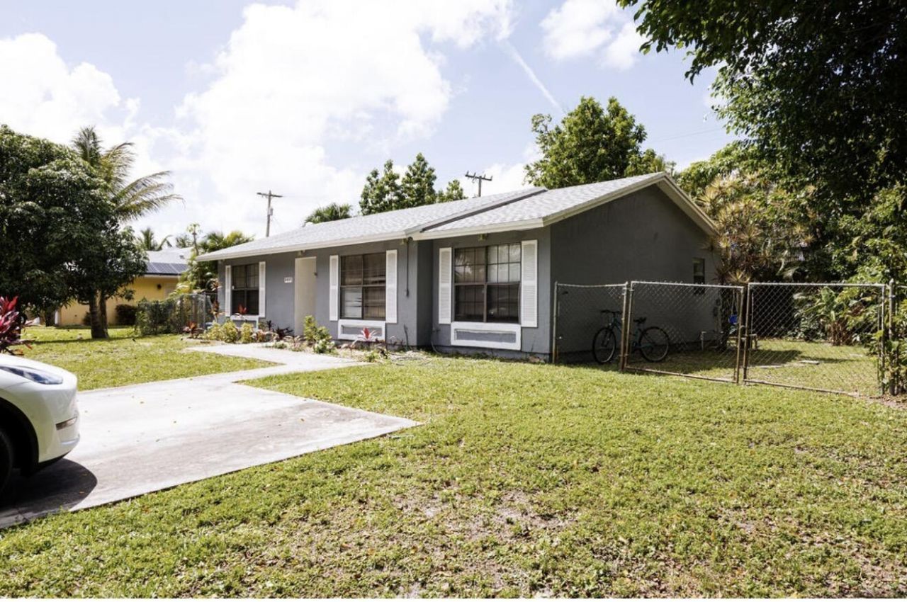 5437 Greenwood Drive, Delray Beach, FL 33484 Photo
