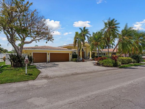 2141 NE 29th Street, Lighthouse Point, FL 33064