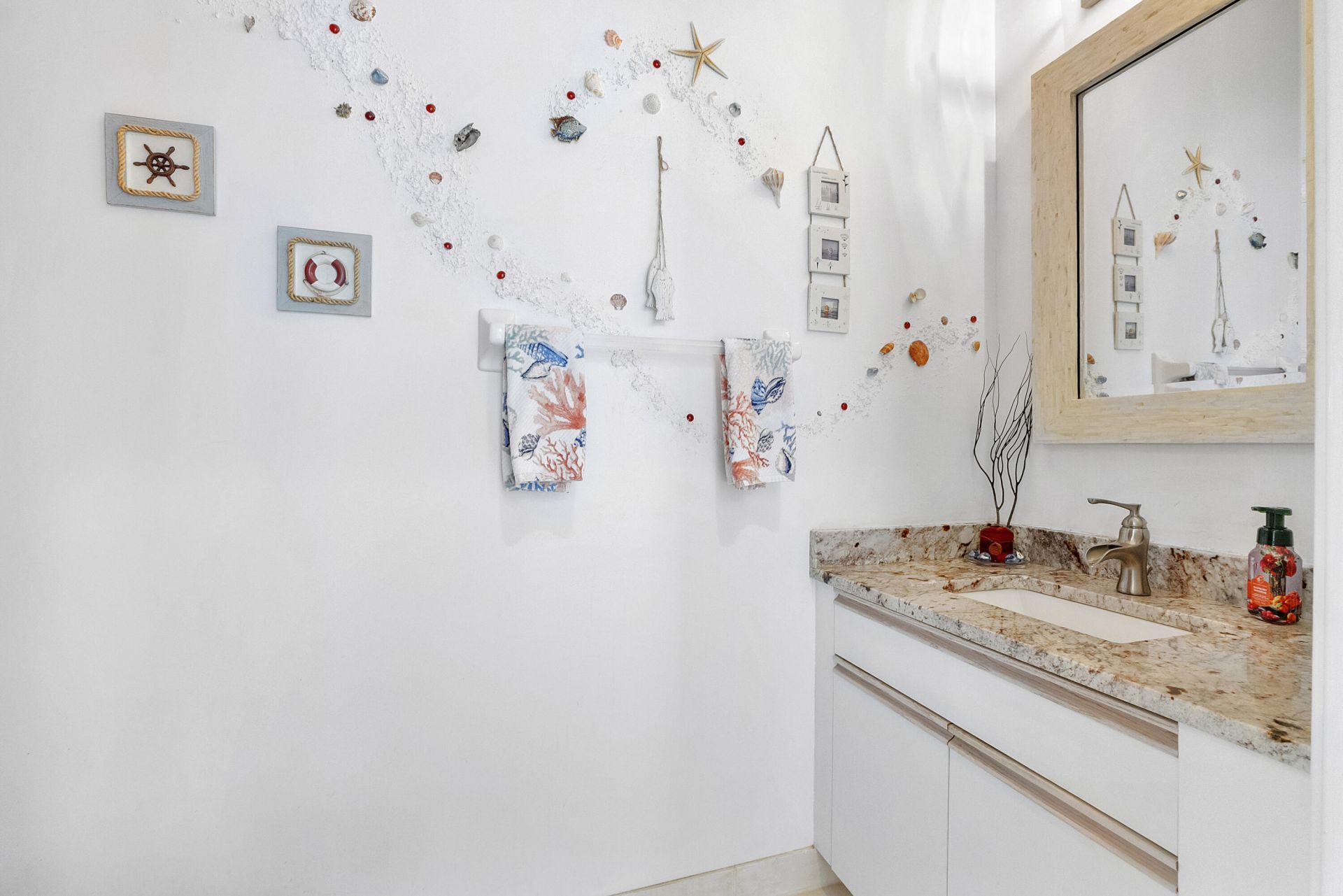 1950 NE 7th St, Unit 105, Deerfield Beach, FL 33441 Photo