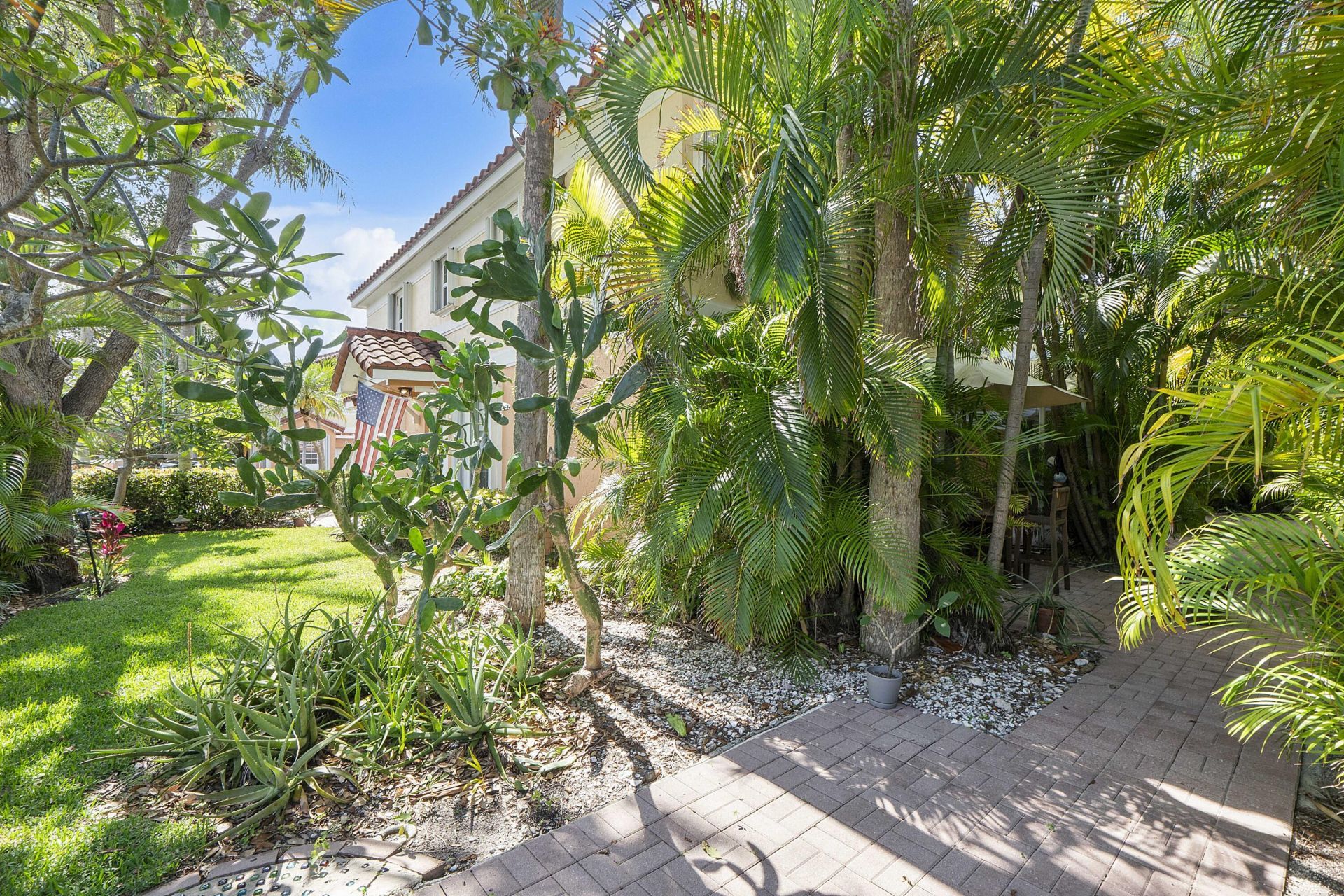 1950 NE 7th St, Unit 105, Deerfield Beach, FL 33441 Photo