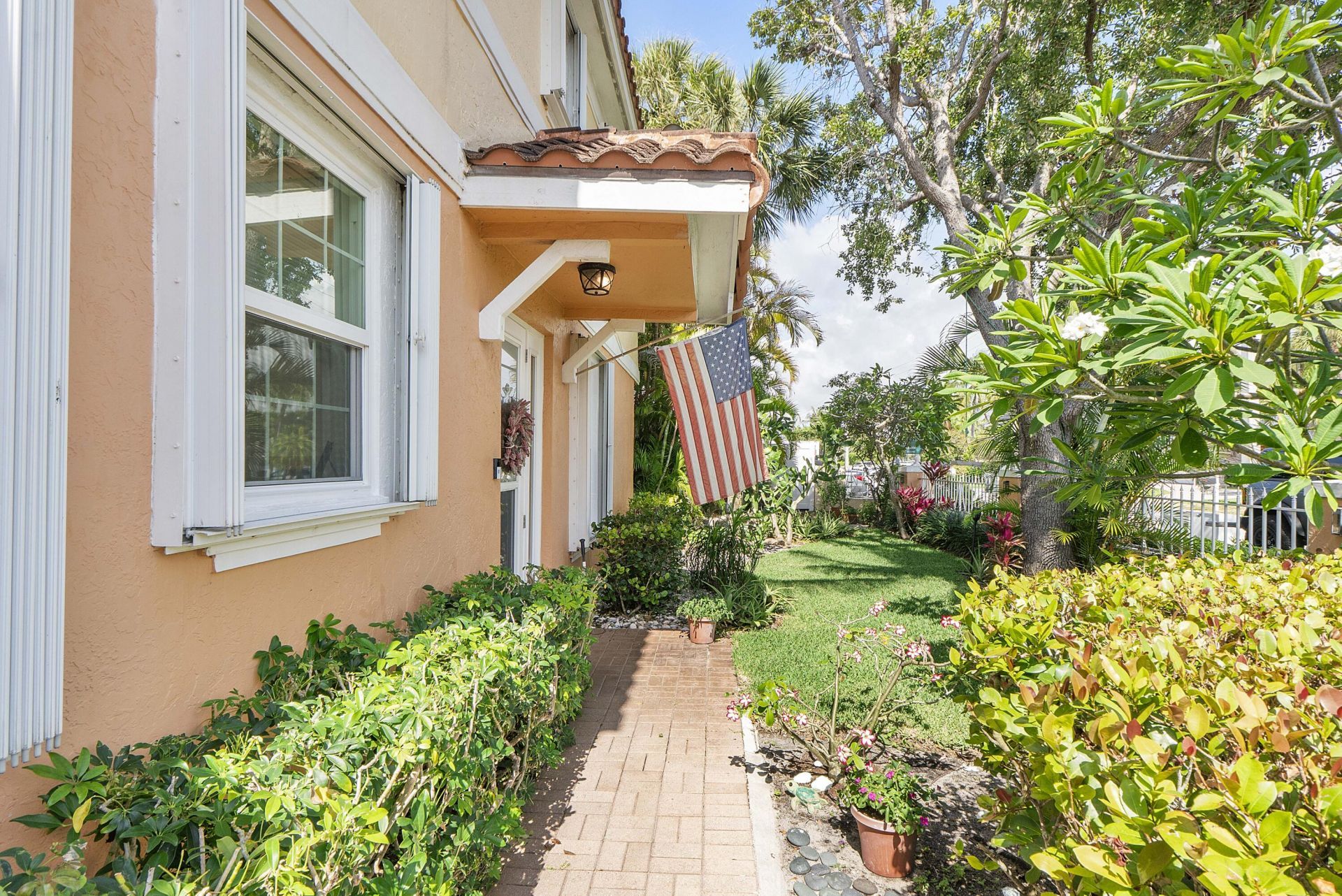 1950 NE 7th St, Unit 105, Deerfield Beach, FL 33441 Photo