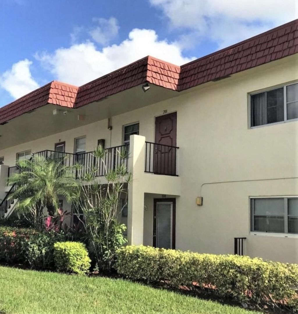 19 Abbey Lane, Unit 206, Delray Beach, FL 33446 Photo