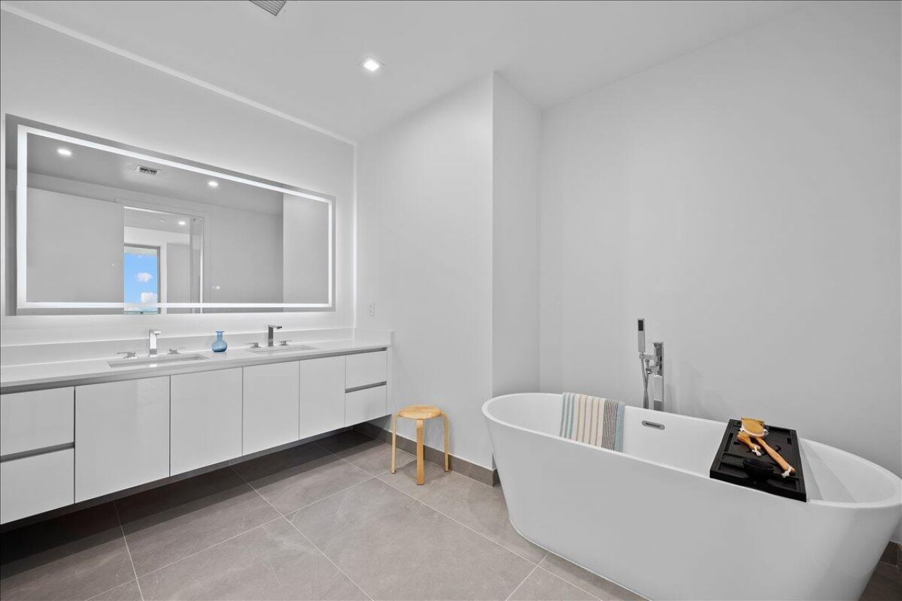 220 Lake Shore Drive, Unit 1207, Lake Park, FL 33403 Photo