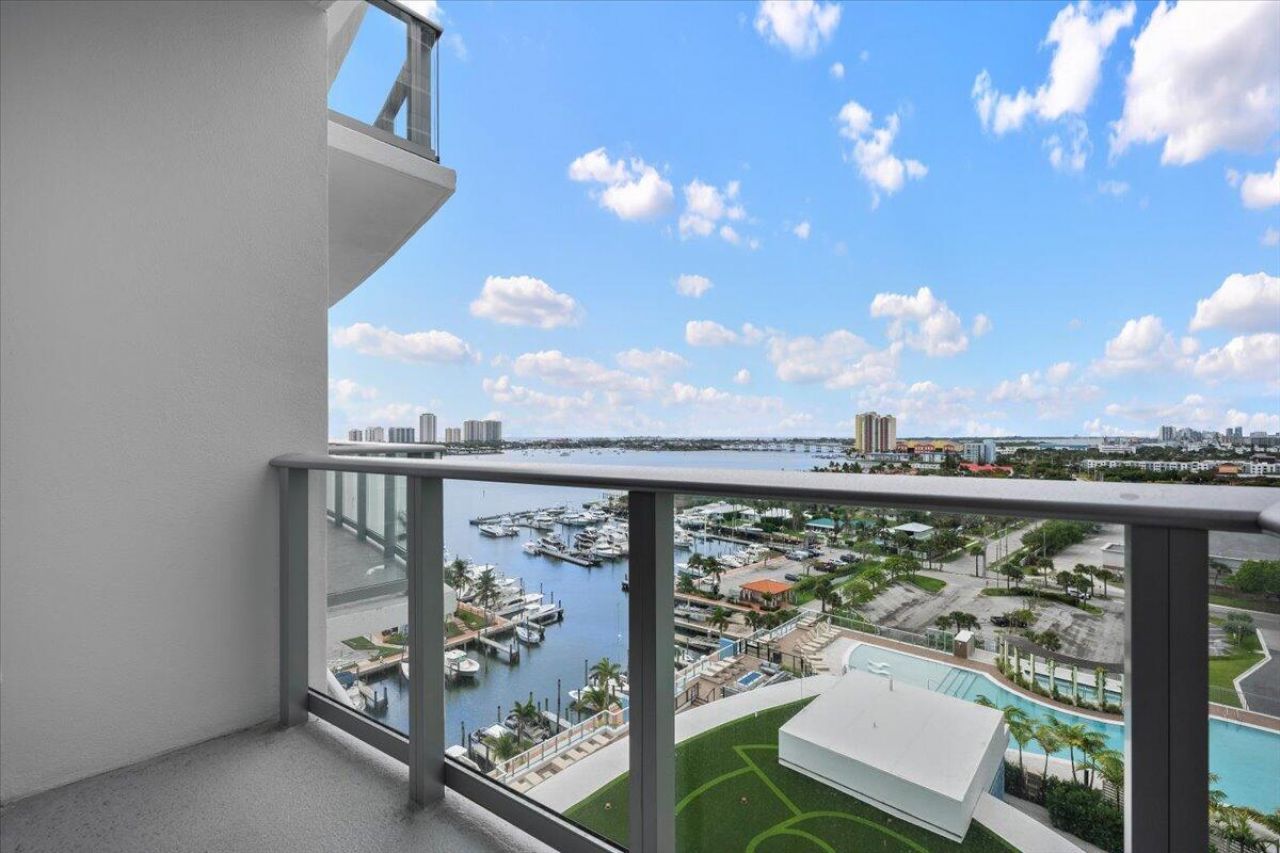 220 Lake Shore Drive, Unit 1207, Lake Park, FL 33403 Photo
