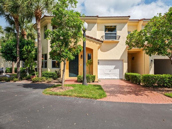 2978 Deer Creek Country Club Boulevard, Deerfield Beach, FL 33442