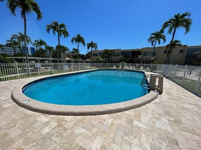1250 Atlantic Shores Boulevard, Unit 105, Hallandale Beach, FL 33009 Photo