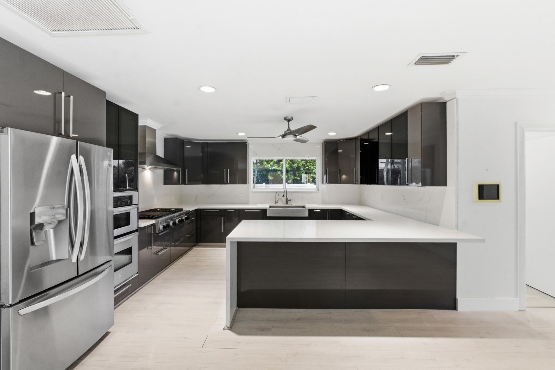 5900 Bayview Drive, Fort Lauderdale, FL 33308 Photo