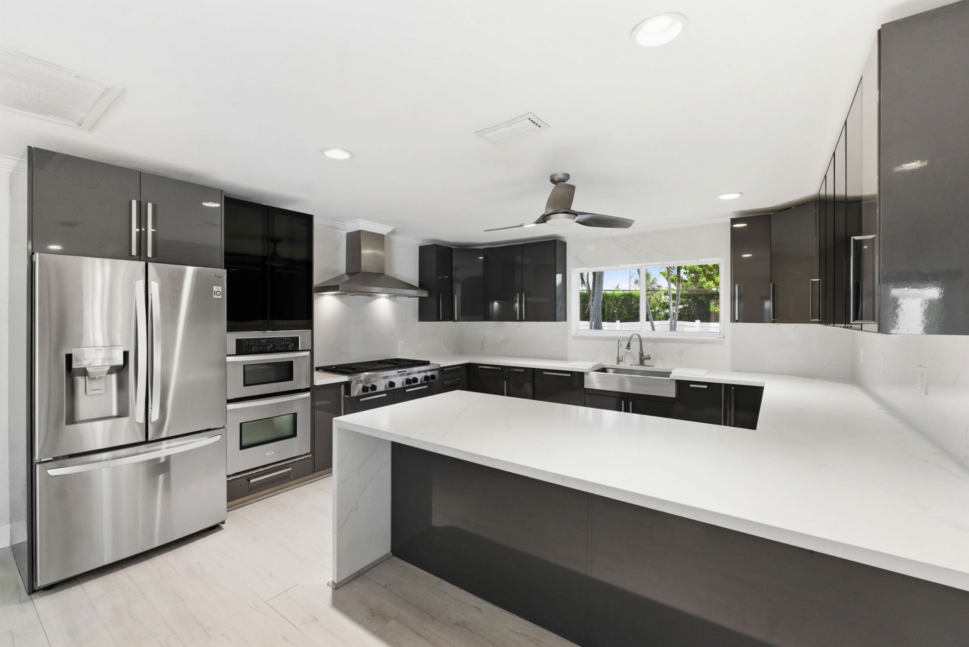 5900 Bayview Drive, Fort Lauderdale, FL 33308 Photo