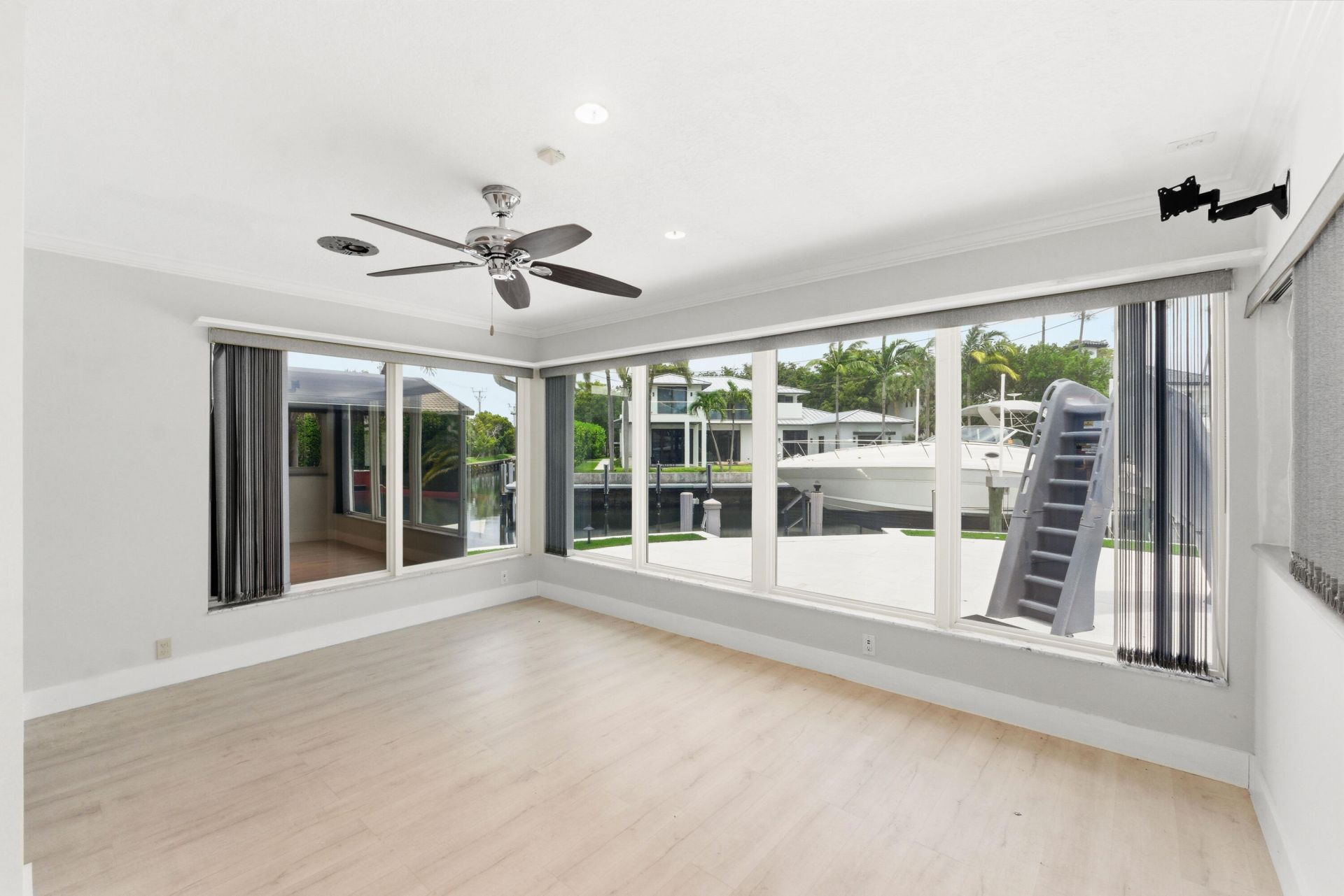 5900 Bayview Drive, Fort Lauderdale, FL 33308 Photo