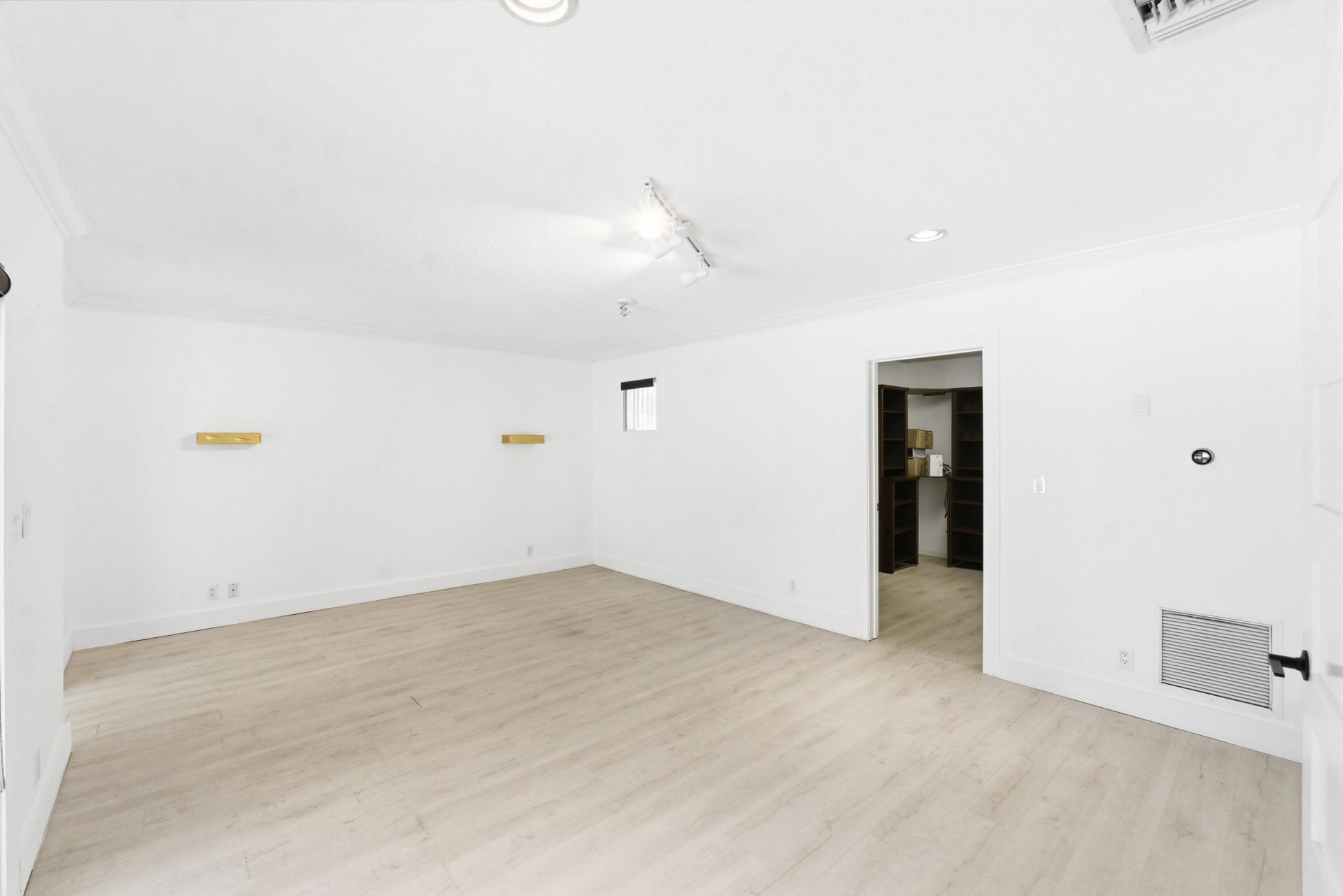 5900 Bayview Drive, Fort Lauderdale, FL 33308 Photo
