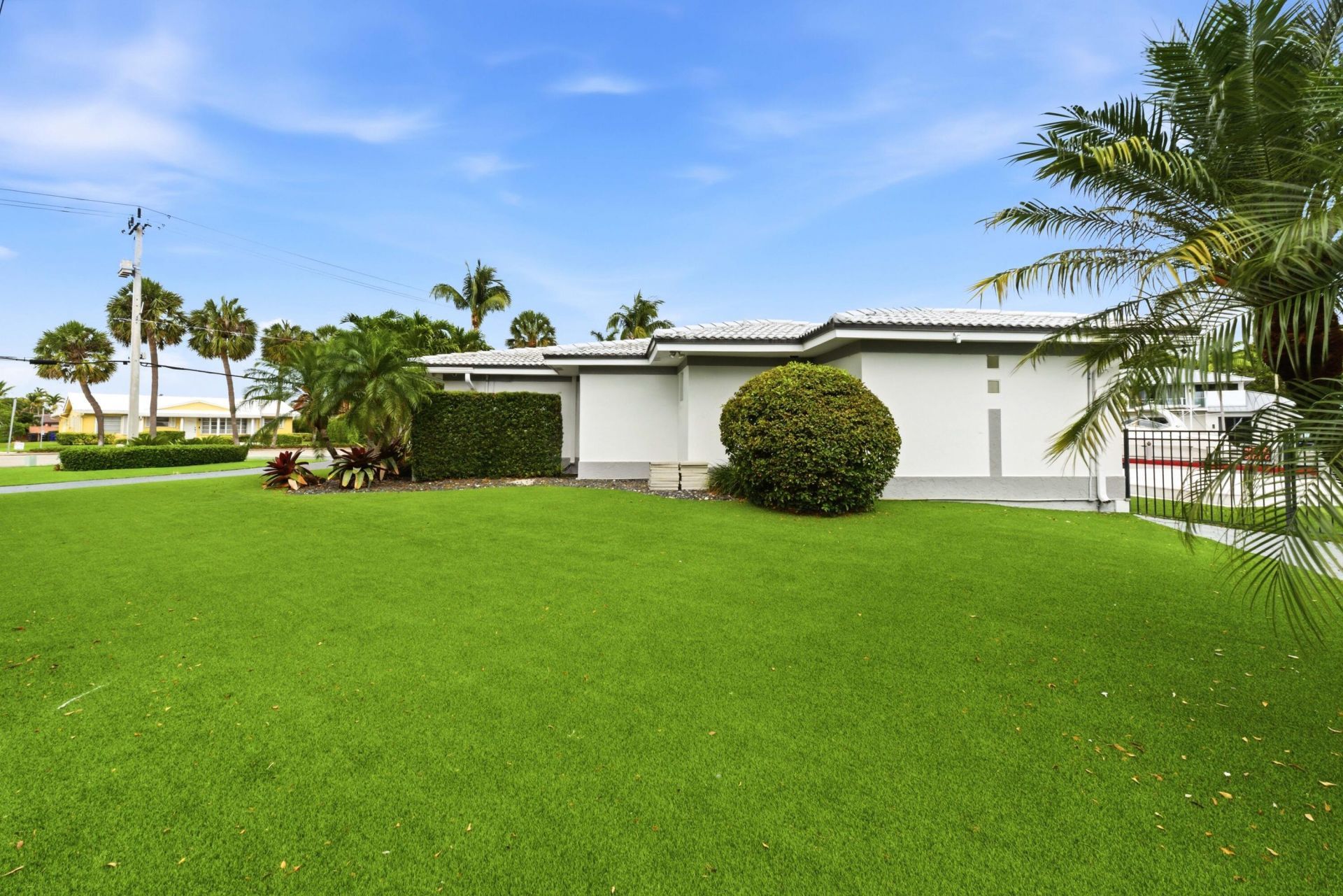 5900 Bayview Drive, Fort Lauderdale, FL 33308 Photo