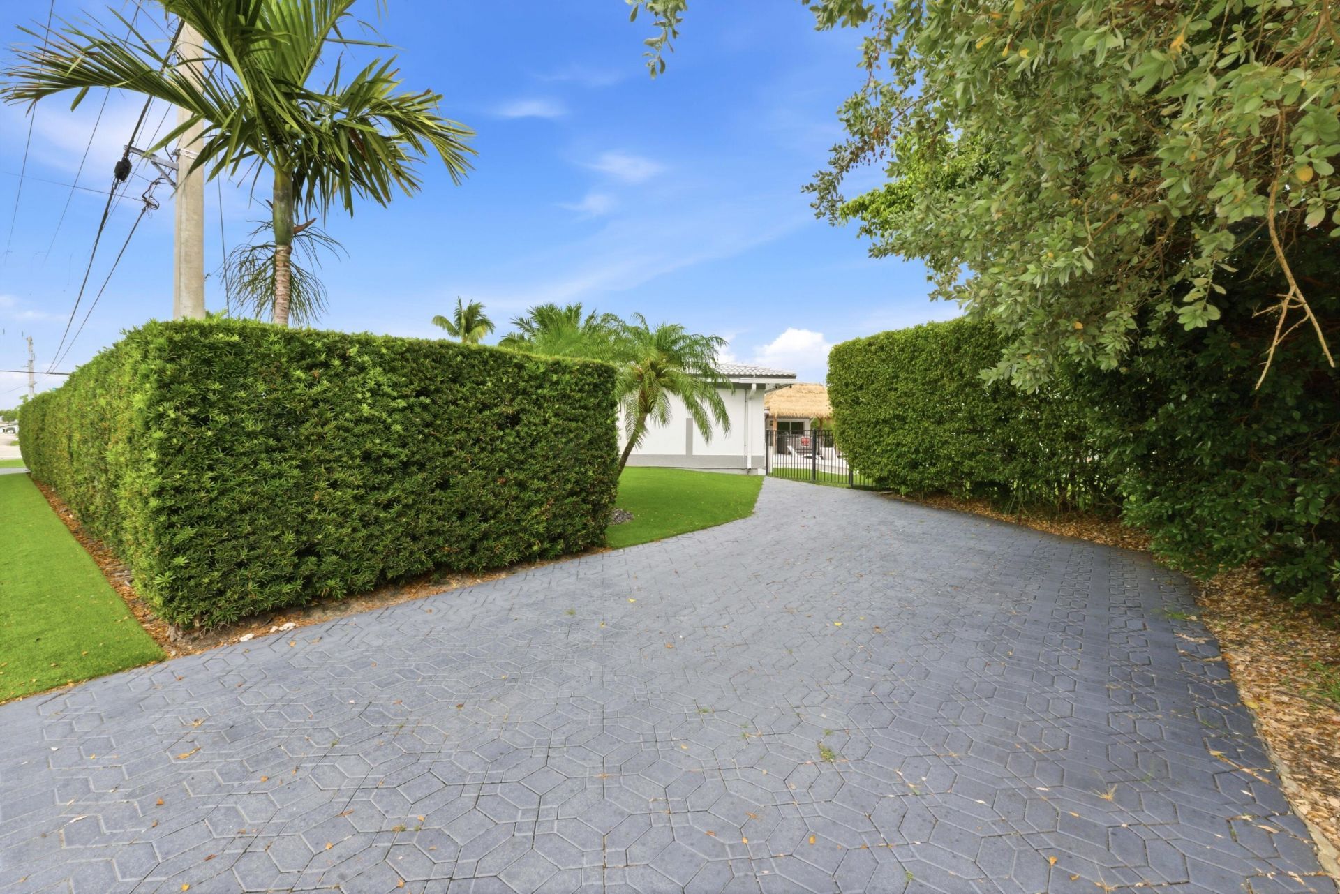 5900 Bayview Drive, Fort Lauderdale, FL 33308 Photo