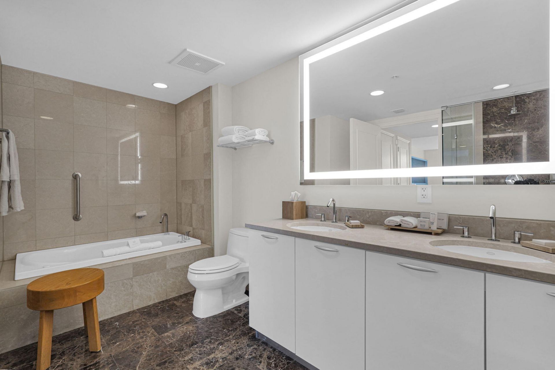 505 N Fort Lauderdale Beach Boulevard, Unit 713, Fort Lauderdale, FL 33304 Photo