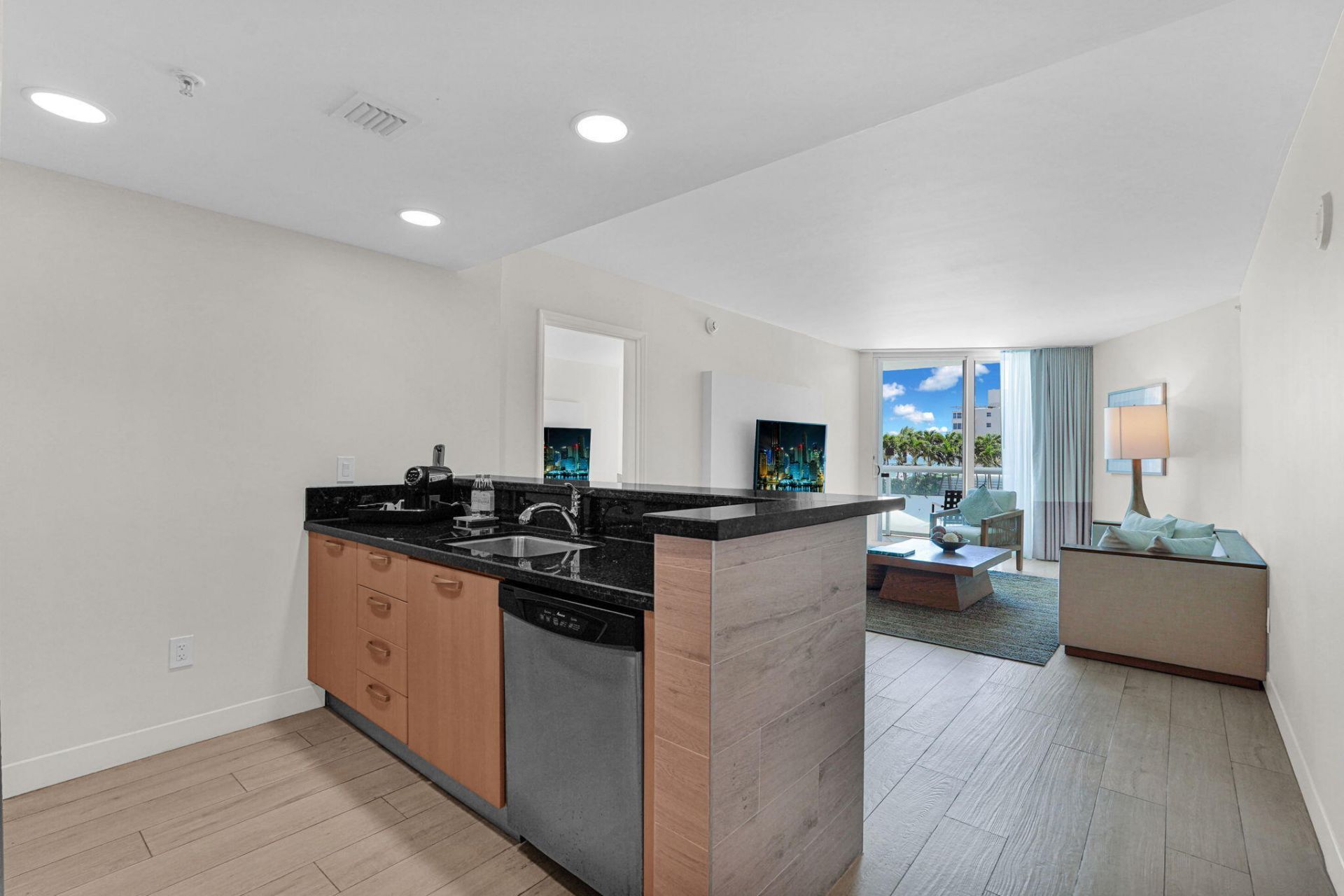 505 N Fort Lauderdale Beach Boulevard, Unit 713, Fort Lauderdale, FL 33304 Photo