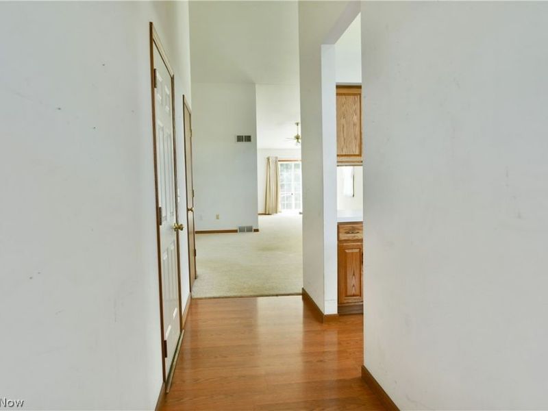 23 Eagle Pointe, Cortland, OH 44410 Photo 8