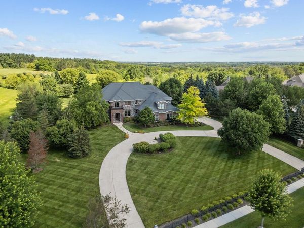 2730 APPLE HILL BOULEVARD, Appleton, WI 54913