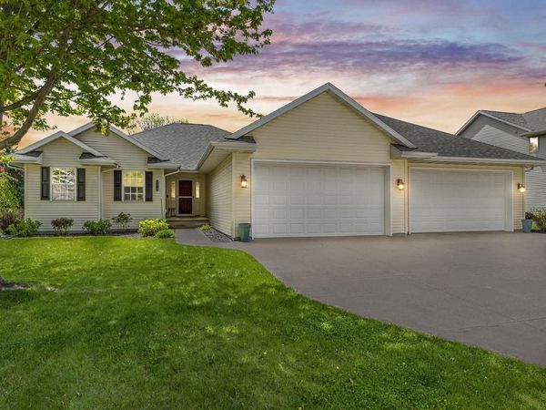 3219 FALLCREEK LANE, Appleton, WI 54913