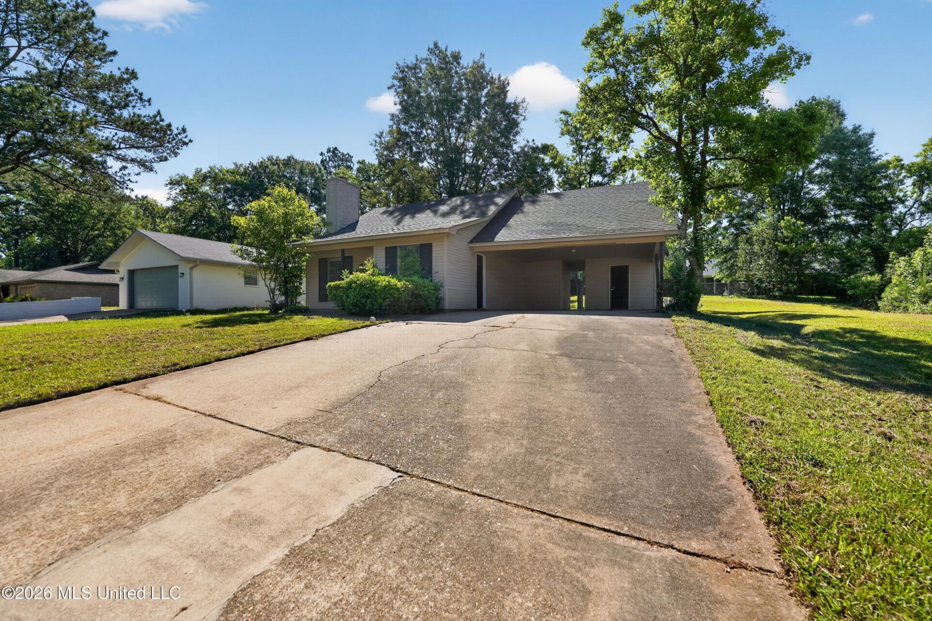 4253 Cypress Drive, Jackson, MS 39212 Main Photo